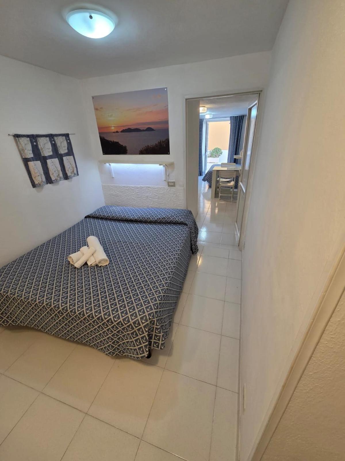 Agenzia Aprea Appartamenti Ponza Bagian luar foto
