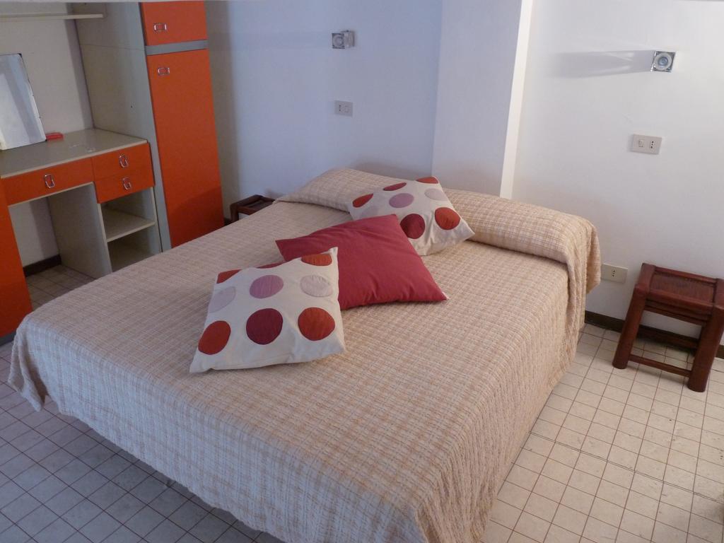 Agenzia Aprea Appartamenti Ponza Ruang foto